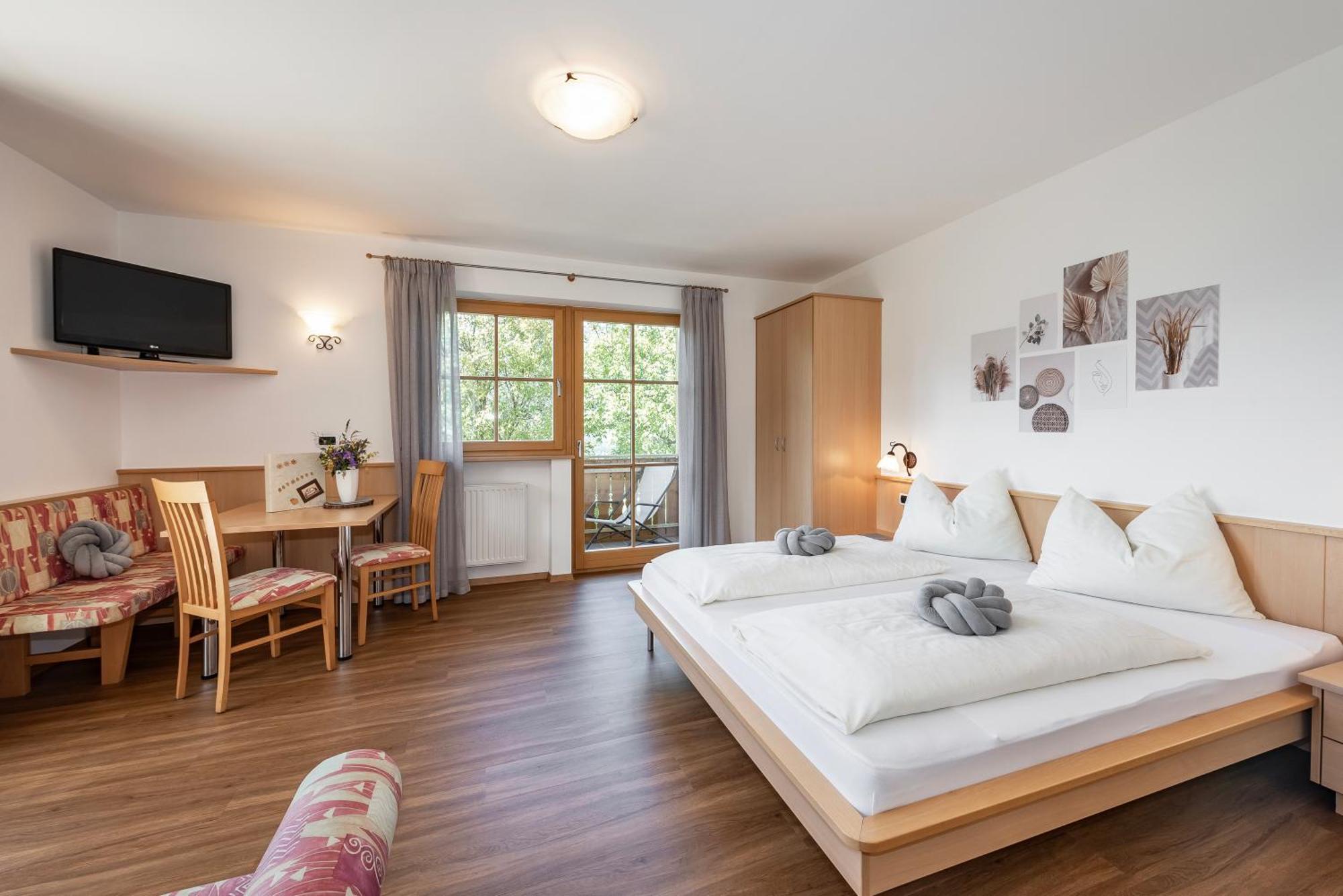 Trinnerhof- Hof Chalets Und Obsthof Mit Zimmer Natz-Schabs Exterior foto
